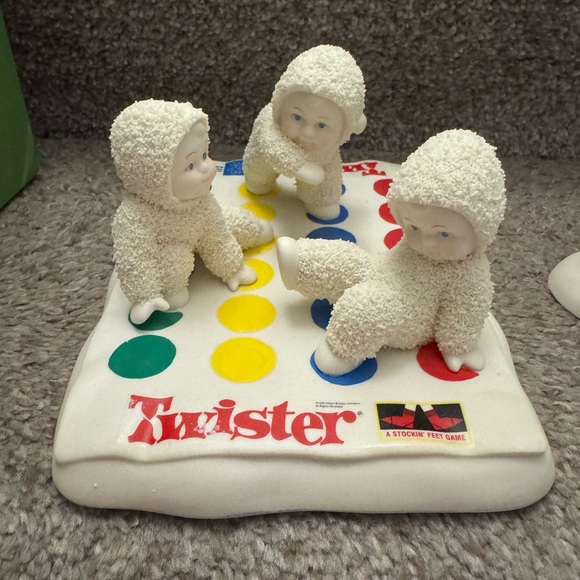 Dept 56 Collectible Snowbabies Let’s Play Twister Hasbro 2006 - Picture 2 of 12